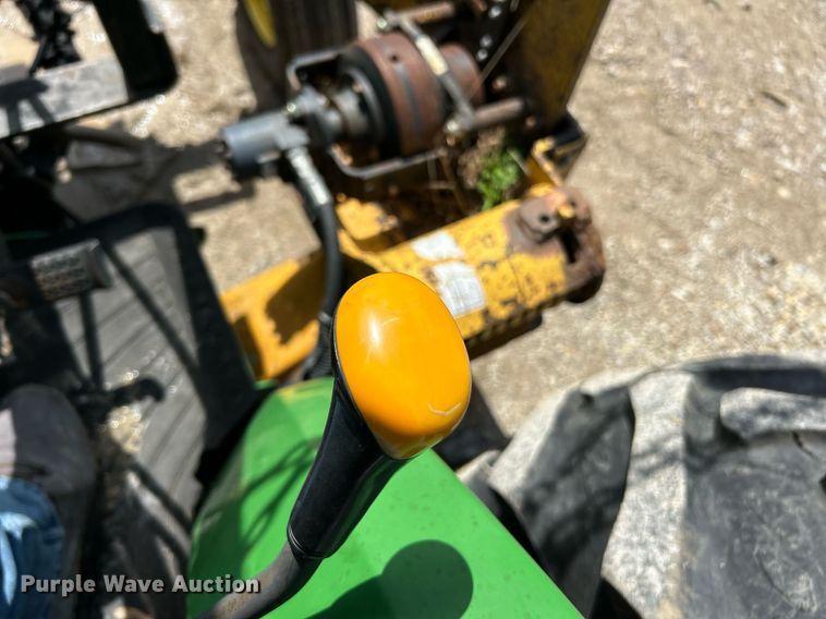 image for item EK8023 2003 John Deere 5220 tractor