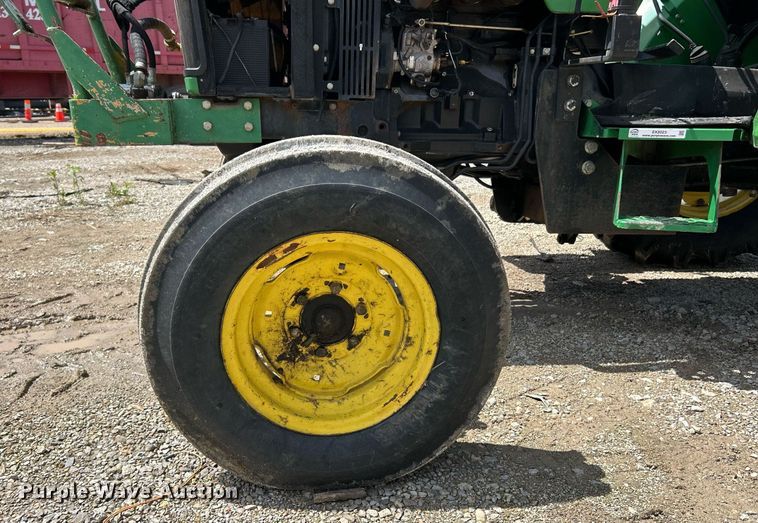 image for item EK8023 2003 John Deere 5220 tractor