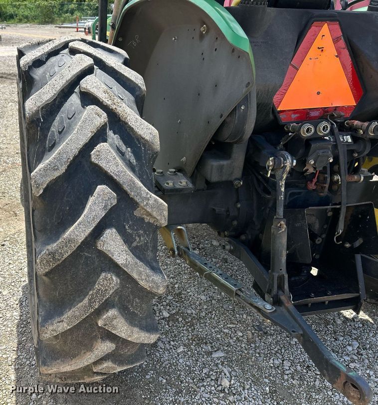 image for item EK8023 2003 John Deere 5220 tractor