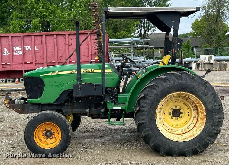 image for item EK8025 2005 John Deere 5325 tractor