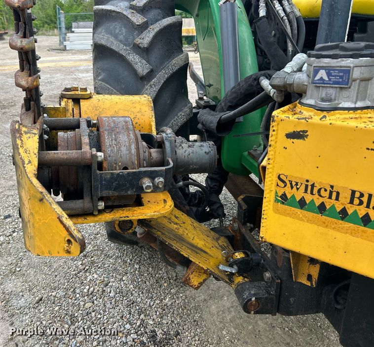 image for item EK8025 2005 John Deere 5325 tractor