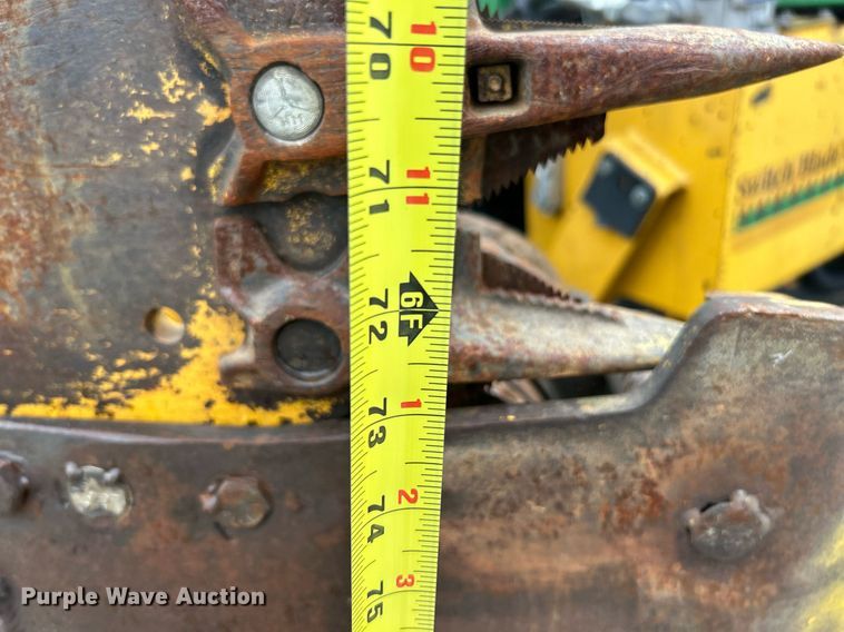 image for item EK8025 2005 John Deere 5325 tractor