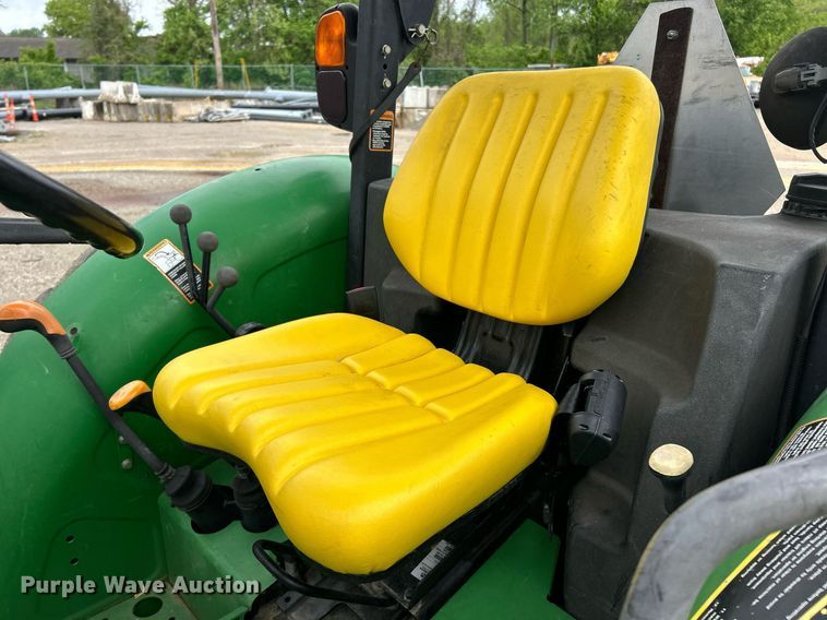 image for item EK8025 2005 John Deere 5325 tractor