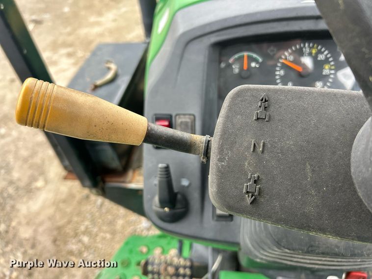 image for item EK8025 2005 John Deere 5325 tractor