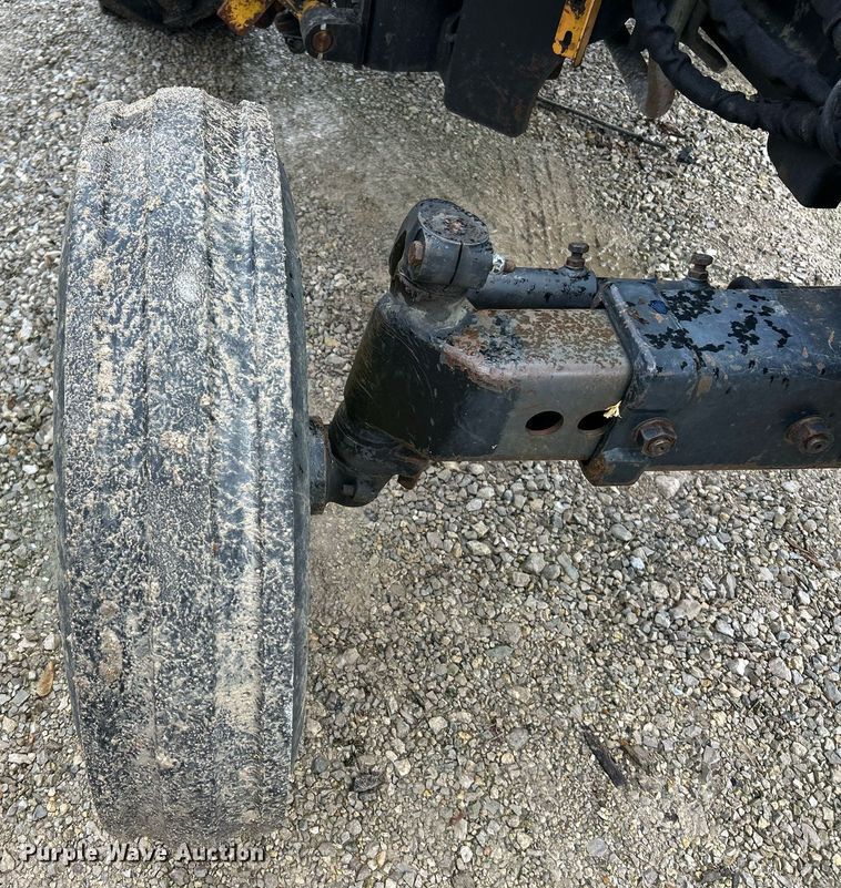 image for item EK8025 2005 John Deere 5325 tractor