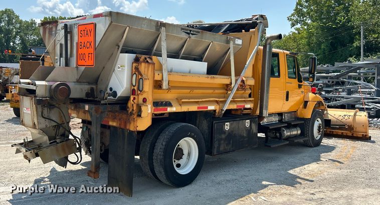 image for item EK8461 2006 International 7400 Crew Cab dump truck