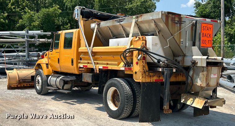 image for item EK8461 2006 International 7400 Crew Cab dump truck