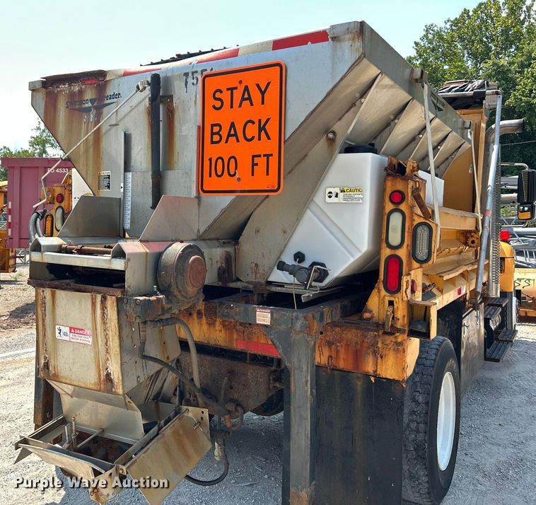 image for item EK8461 2006 International 7400 Crew Cab dump truck