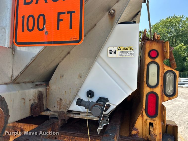 image for item EK8461 2006 International 7400 Crew Cab dump truck