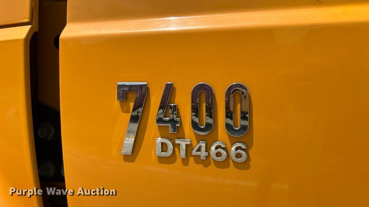 image for item EK8461 2006 International 7400 Crew Cab dump truck