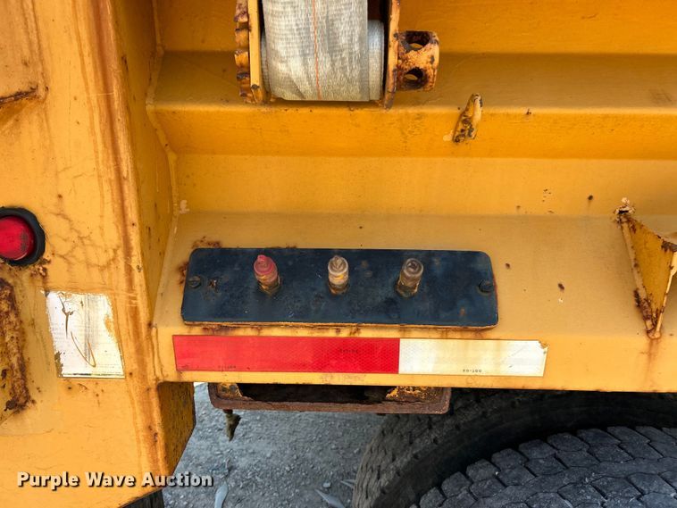 image for item EK8461 2006 International 7400 Crew Cab dump truck