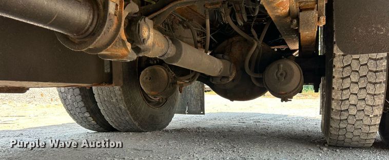 image for item EK8461 2006 International 7400 Crew Cab dump truck