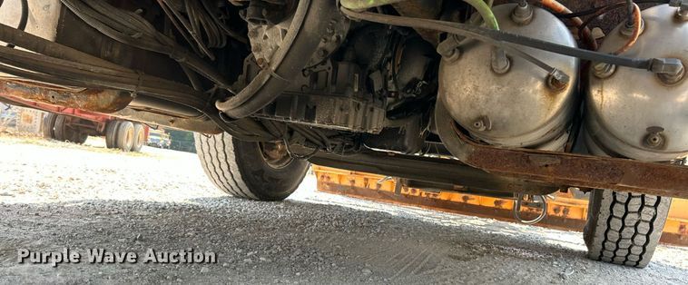 image for item EK8461 2006 International 7400 Crew Cab dump truck