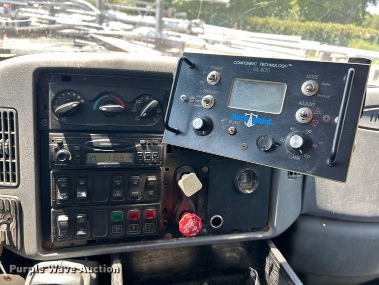 image for item EK8461 2006 International 7400 Crew Cab dump truck