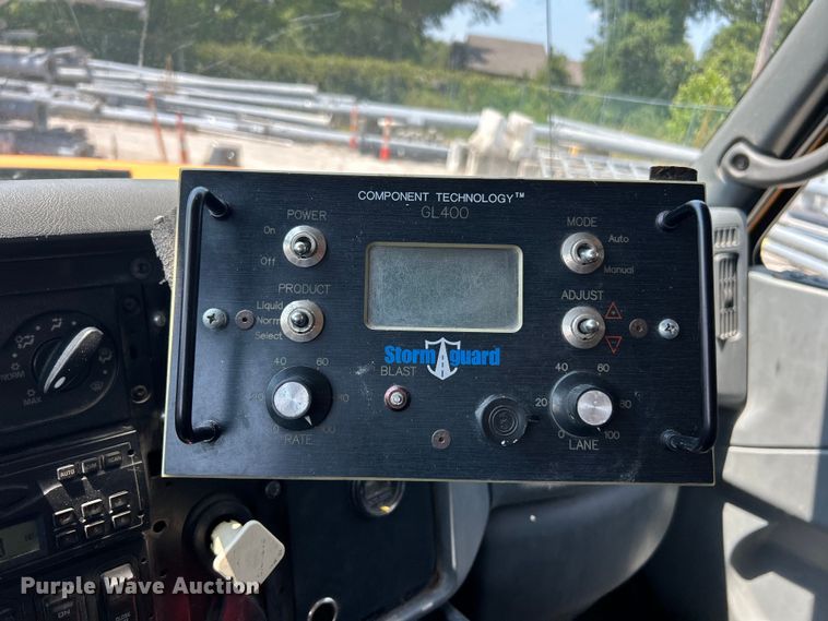 image for item EK8461 2006 International 7400 Crew Cab dump truck