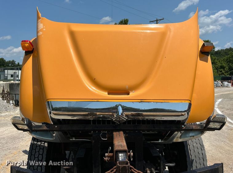 image for item EK8461 2006 International 7400 Crew Cab dump truck