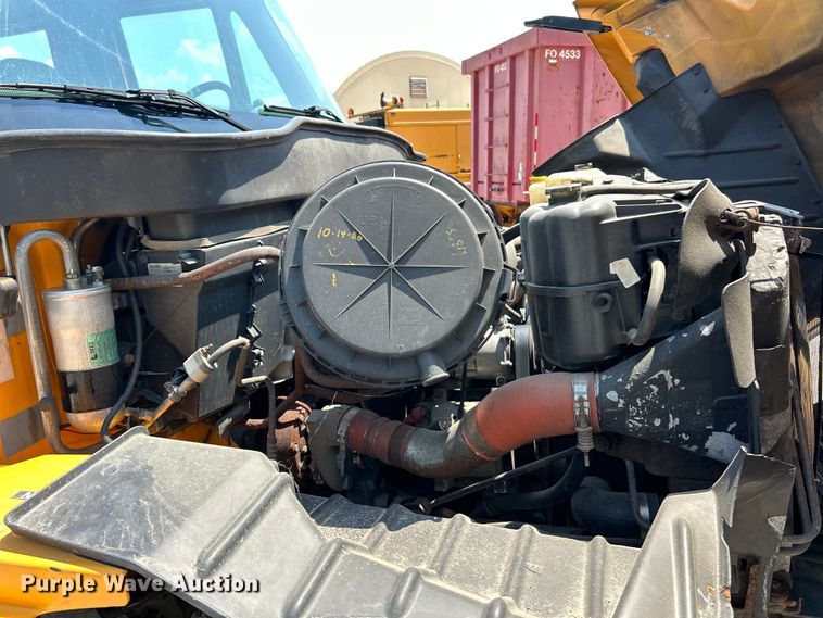 image for item EK8461 2006 International 7400 Crew Cab dump truck