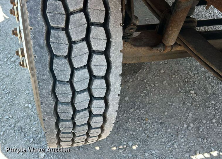 image for item EK8461 2006 International 7400 Crew Cab dump truck