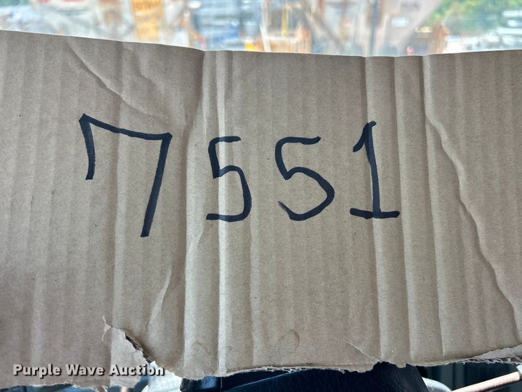 image for item EK8461 2006 International 7400 Crew Cab dump truck