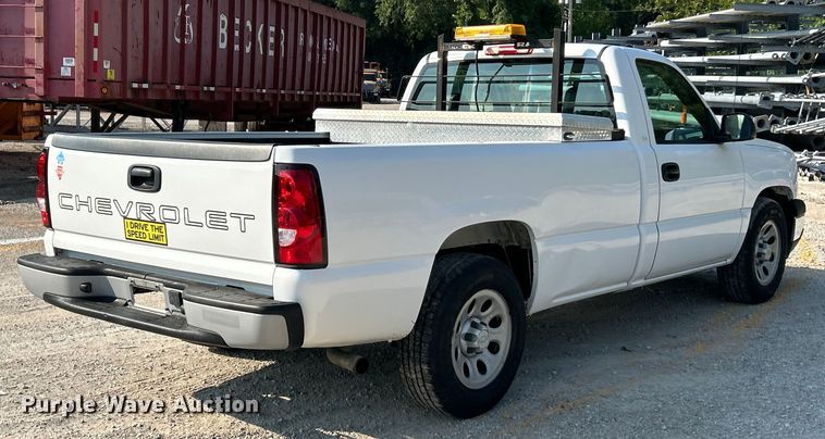 image for item EK8471 2005 Chevrolet Silverado 1500 pickup truck