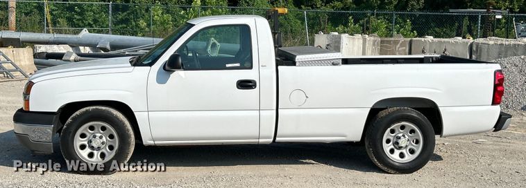 image for item EK8471 2005 Chevrolet Silverado 1500 pickup truck