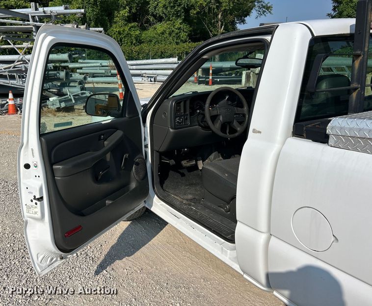 image for item EK8471 2005 Chevrolet Silverado 1500 pickup truck