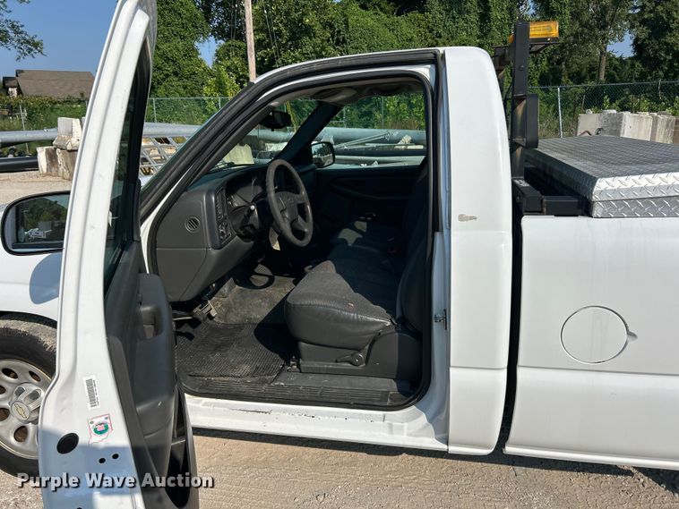 image for item EK8471 2005 Chevrolet Silverado 1500 pickup truck