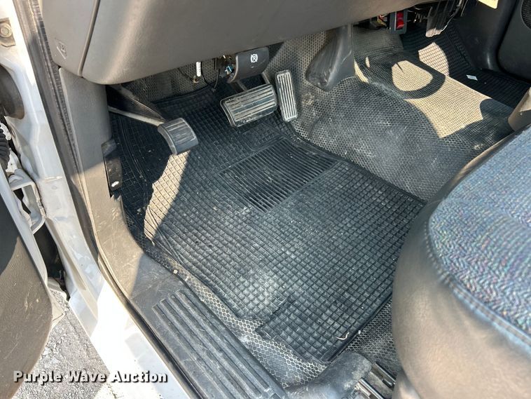 image for item EK8471 2005 Chevrolet Silverado 1500 pickup truck