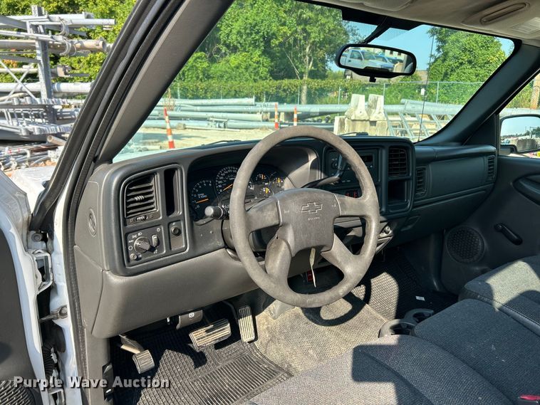 image for item EK8471 2005 Chevrolet Silverado 1500 pickup truck