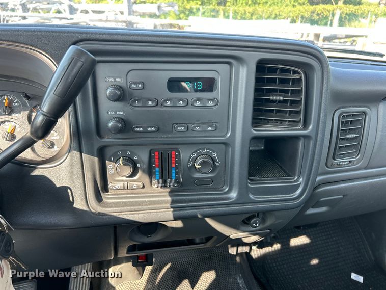 image for item EK8471 2005 Chevrolet Silverado 1500 pickup truck