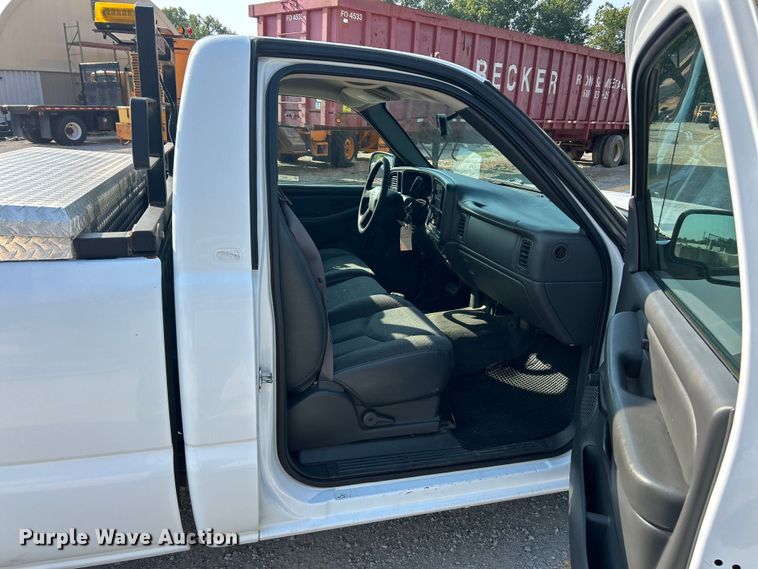 image for item EK8471 2005 Chevrolet Silverado 1500 pickup truck