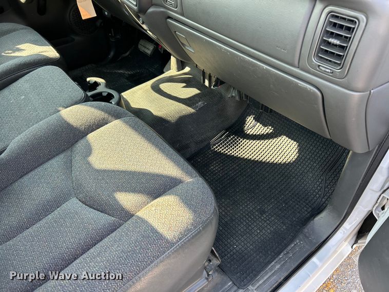 image for item EK8471 2005 Chevrolet Silverado 1500 pickup truck