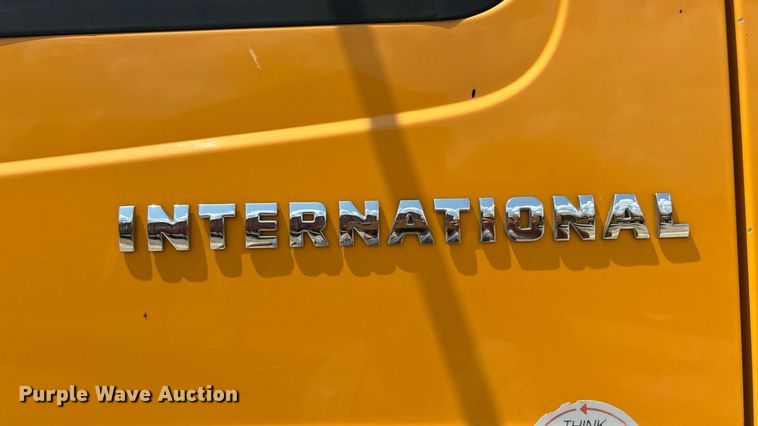 image for item EK8472 2006 International 7400 flatbed truck