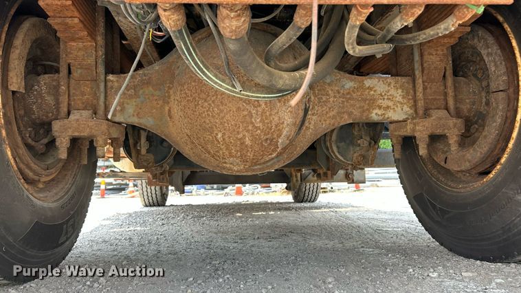 image for item EK8472 2006 International 7400 flatbed truck