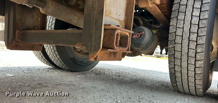 image for item EK8472 2006 International 7400 flatbed truck