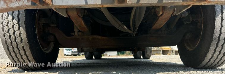 image for item EK8472 2006 International 7400 flatbed truck