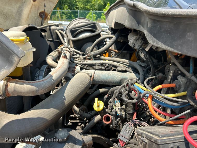 image for item EK8472 2006 International 7400 flatbed truck