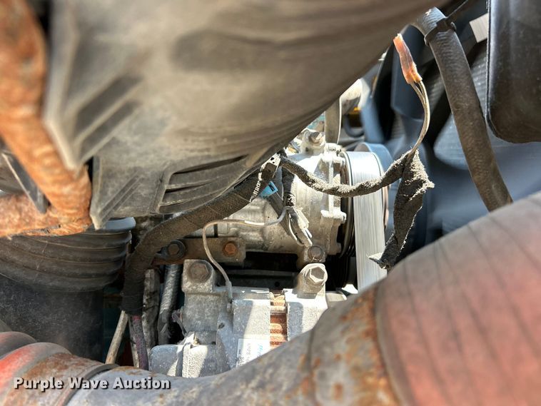 image for item EK8472 2006 International 7400 flatbed truck