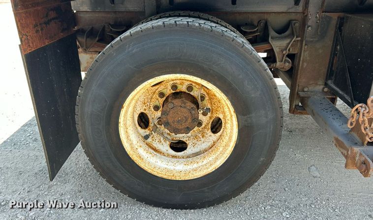 image for item EK8472 2006 International 7400 flatbed truck