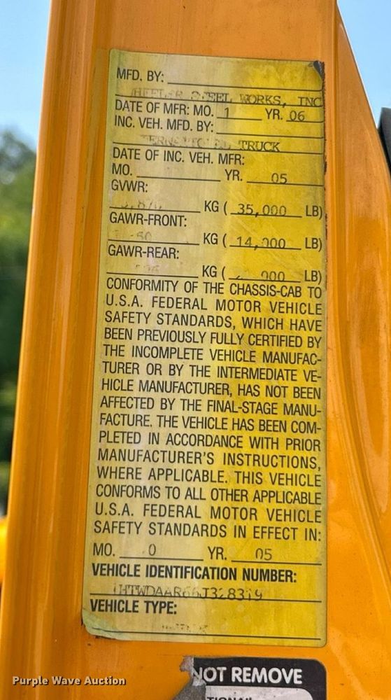 image for item EK8472 2006 International 7400 flatbed truck