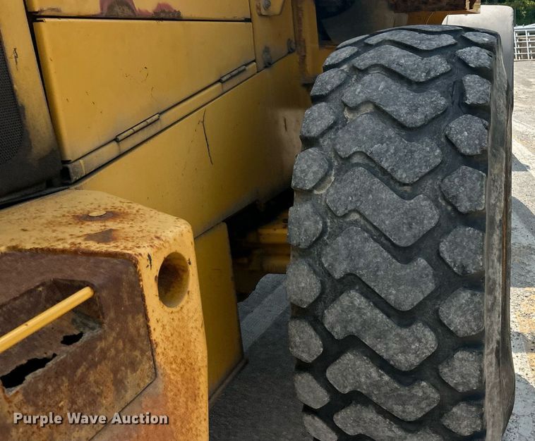 image for item EK8473 2009 John Deere 544K high lift wheel loader