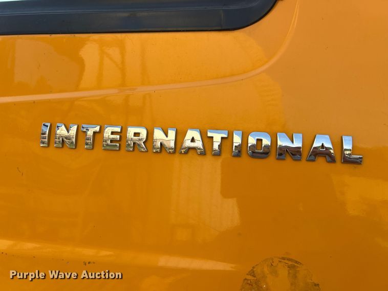 image for item EK8474 2006 International 7400 flatbed truck