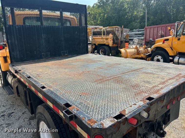 image for item EK8474 2006 International 7400 flatbed truck