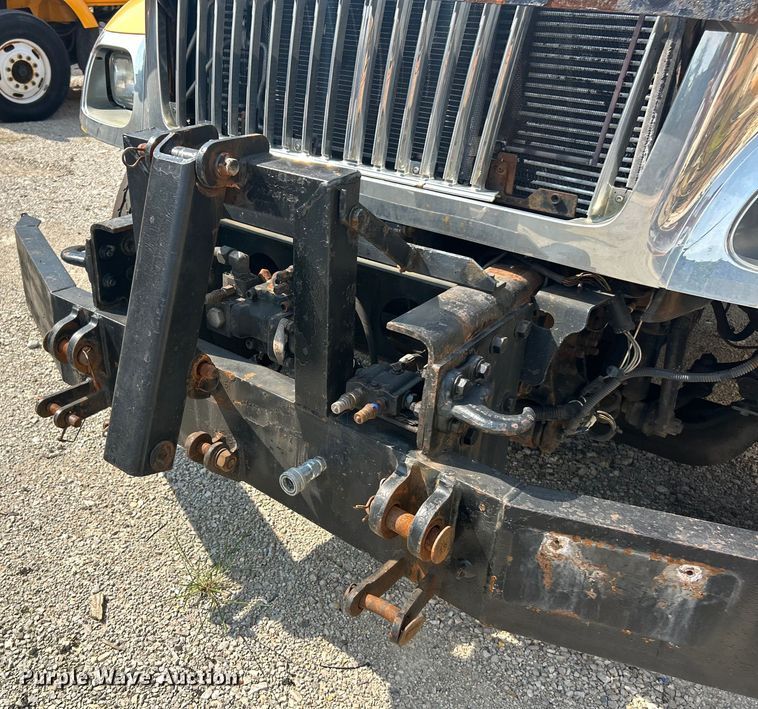 image for item EK8474 2006 International 7400 flatbed truck