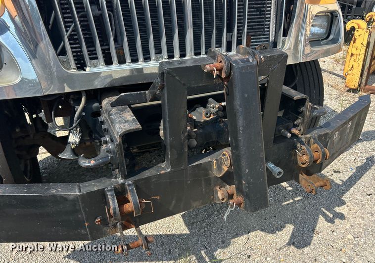 image for item EK8474 2006 International 7400 flatbed truck