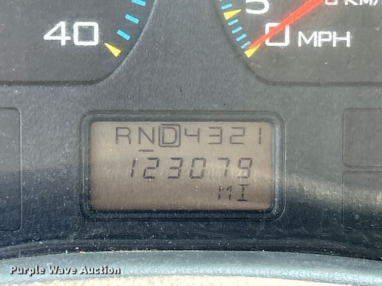 image for item EK8474 2006 International 7400 flatbed truck