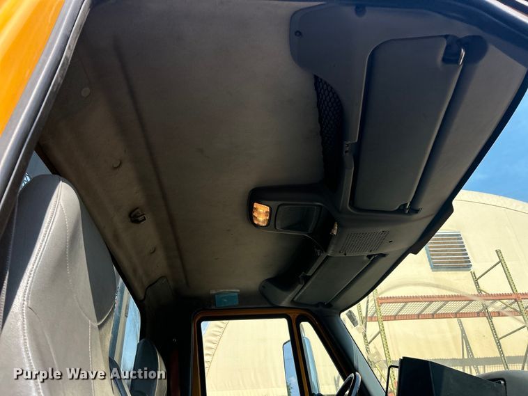 image for item EK8474 2006 International 7400 flatbed truck