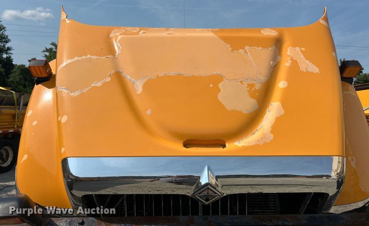 image for item EK8474 2006 International 7400 flatbed truck