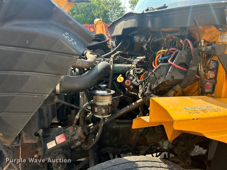 image for item EK8474 2006 International 7400 flatbed truck