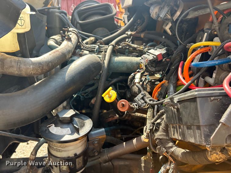 image for item EK8474 2006 International 7400 flatbed truck